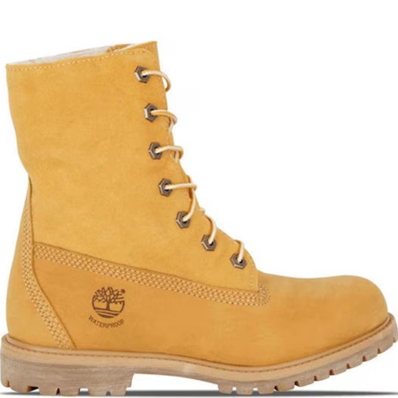 Timberland Shoes - •Stepping on My Haters• Timberland Women's Tan Faux Fur Lined Boots NWOB